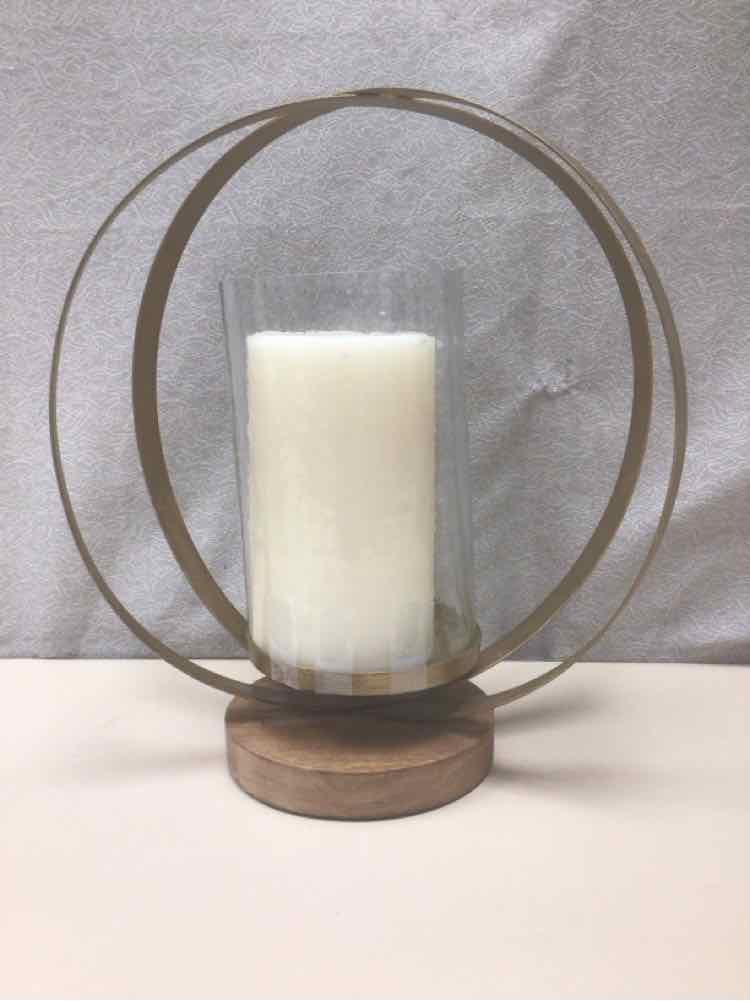 GOLD RINGS W/GLASS CANDLE HOLDER