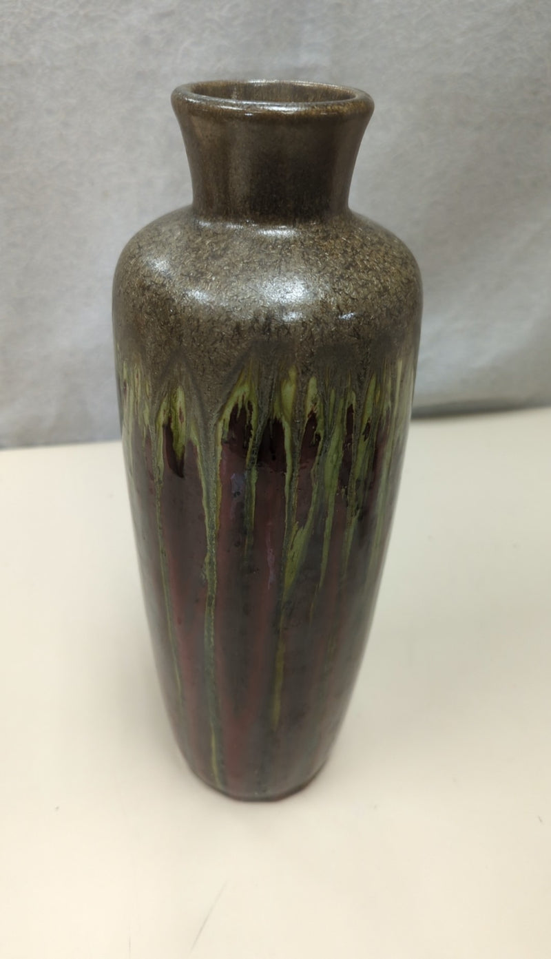 MAROON/GREEN DRIP VASE