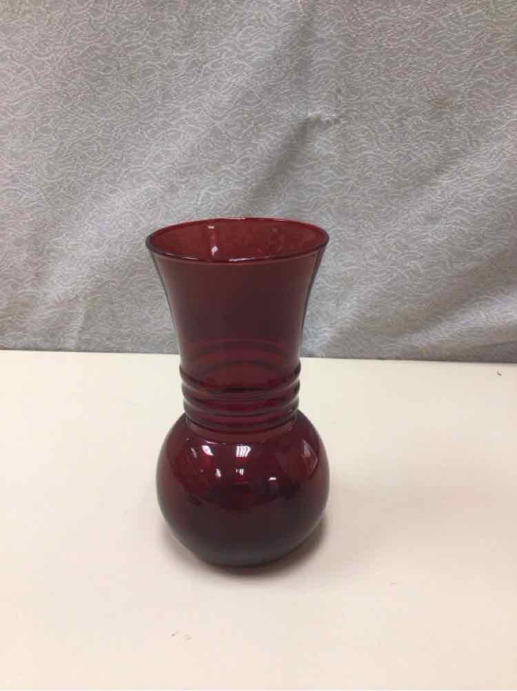 RED VINTAGE GLASS VASE