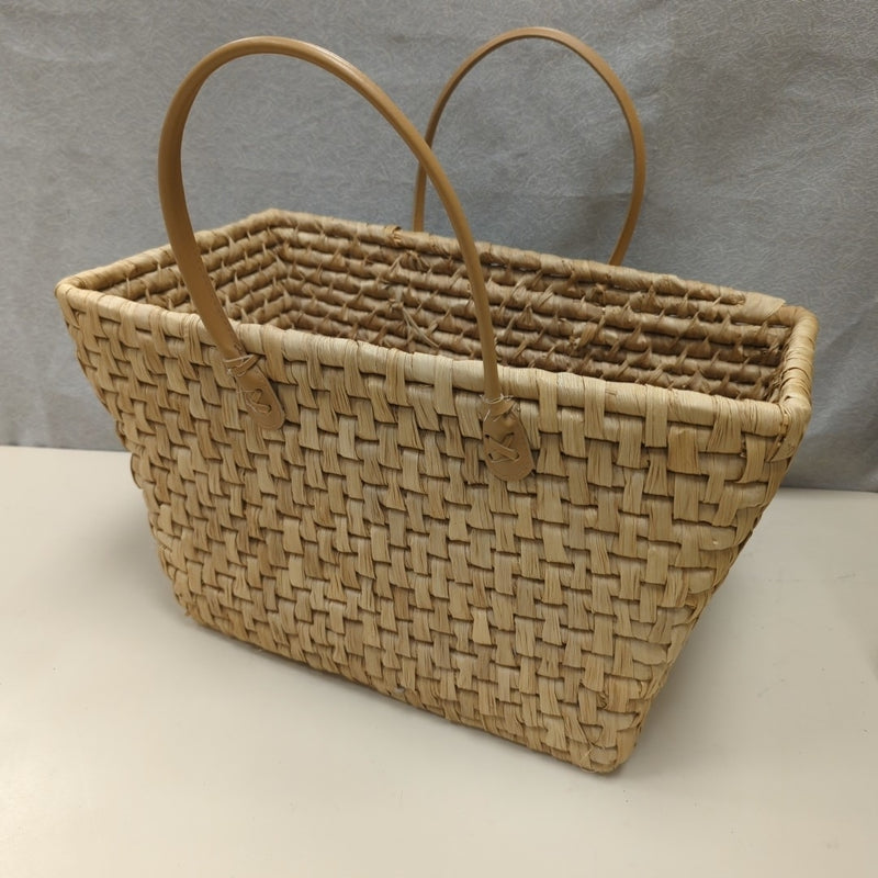 BLONDE WOVEN BASKET W HANDLES