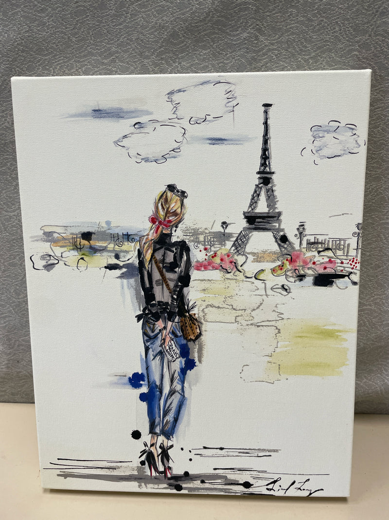 GIRL W/EIFFEL TOWER PIC