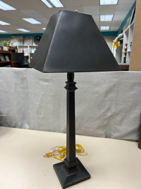 TALL BLACK SQUARE LAMP