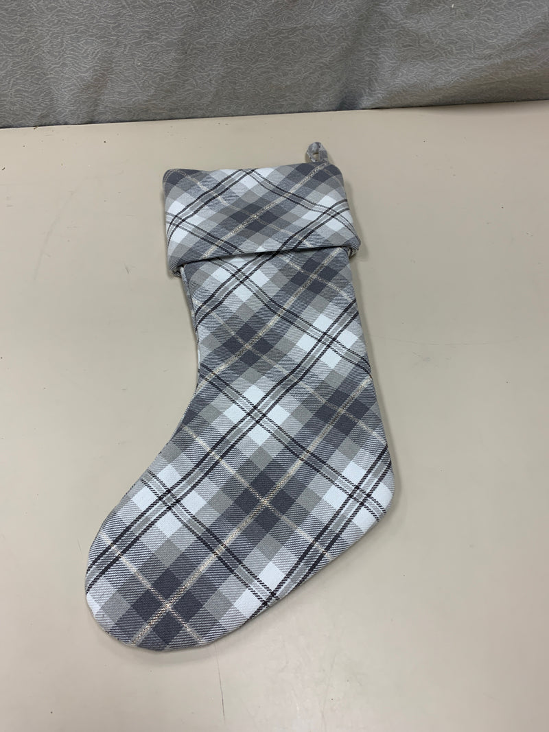 GRAY WHITE PLAID STOCKING