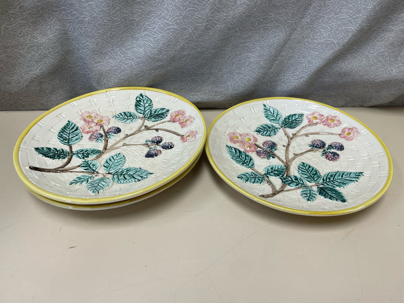 3 ROUND BASKET THEME PLATES