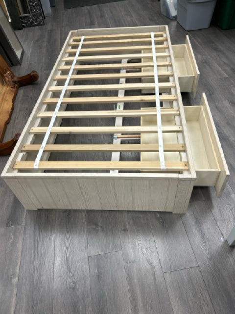 TAN TWIN STORAGE TRUNDLE