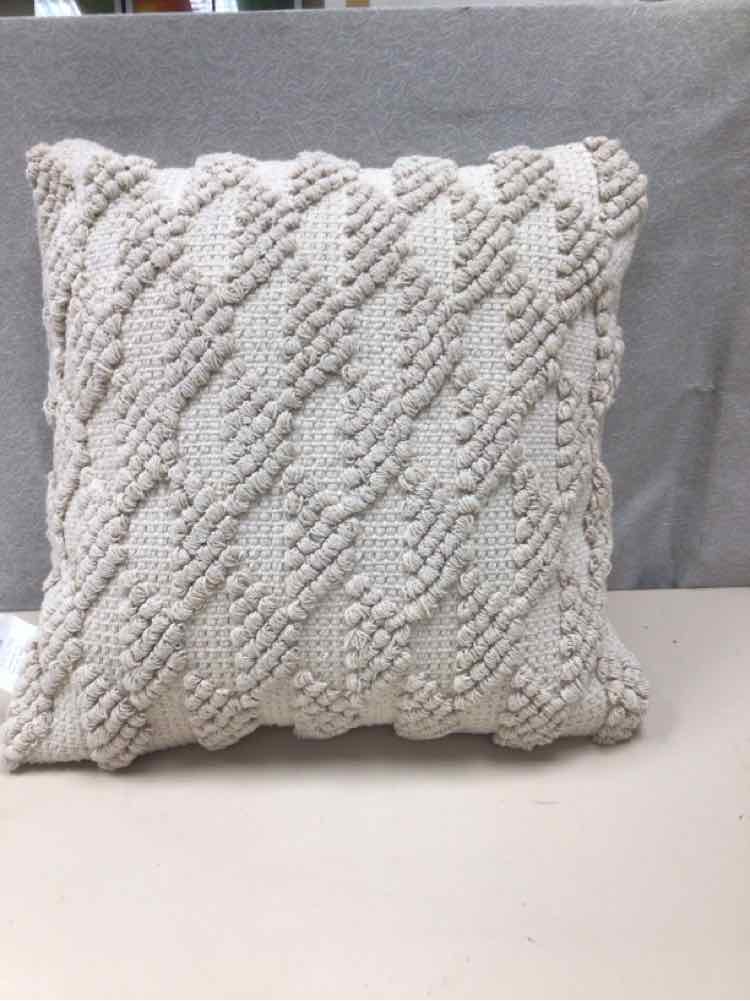 DECORATIVE THROW PILLOW