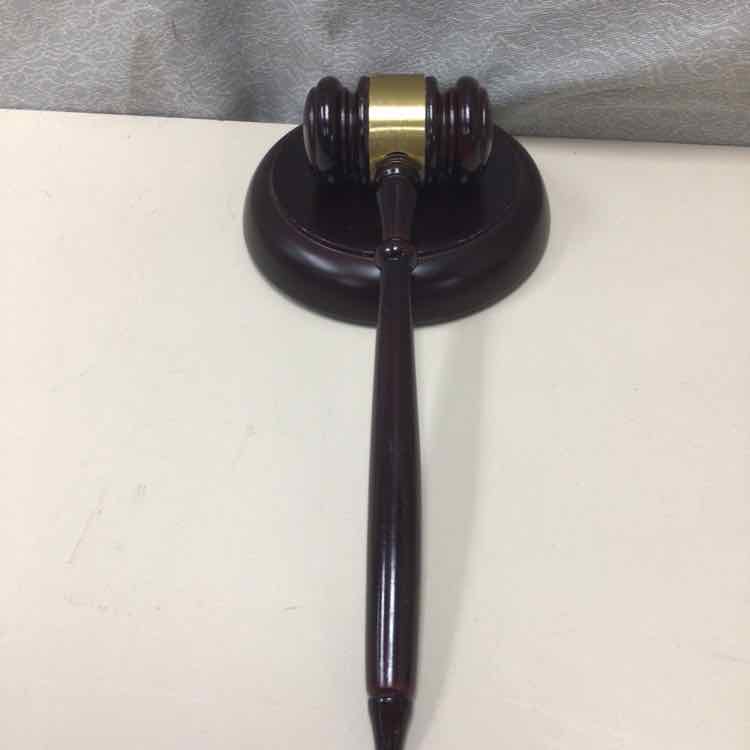 JUDGE'S GAVEL W/PEDESTAL