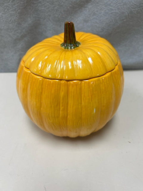 LIGHT ORANGE PUMPKIN JAR