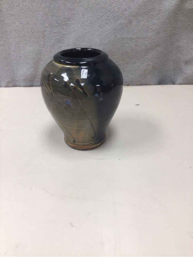 BLACK ABSTRACT PAINTED VASE