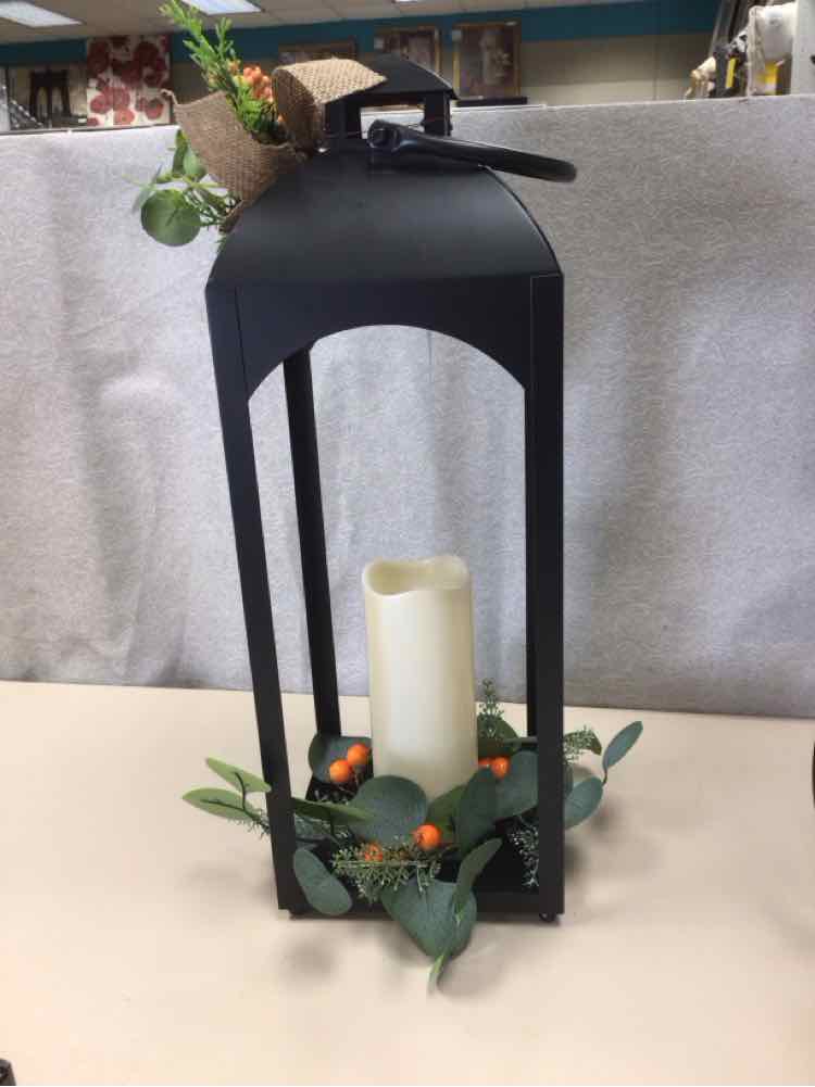 BLACK AUTUMN-THEME LANTERN