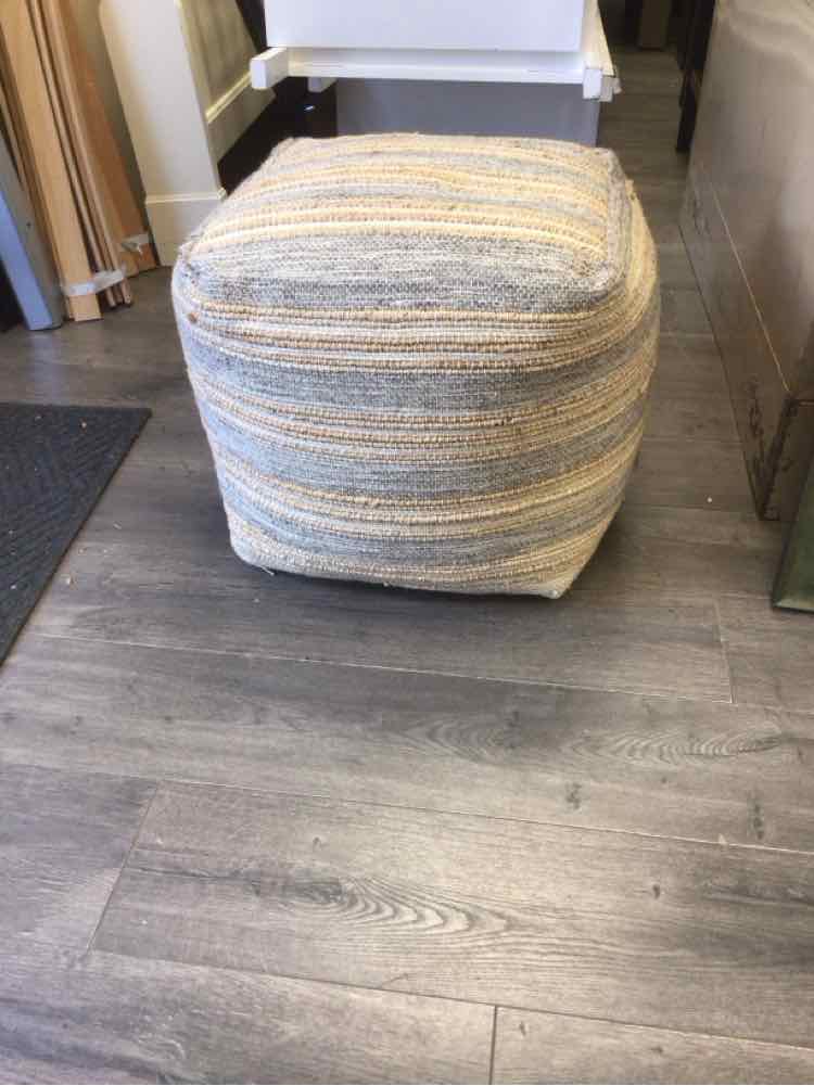 WOVEN FABRIC CUBE OTTOMAN