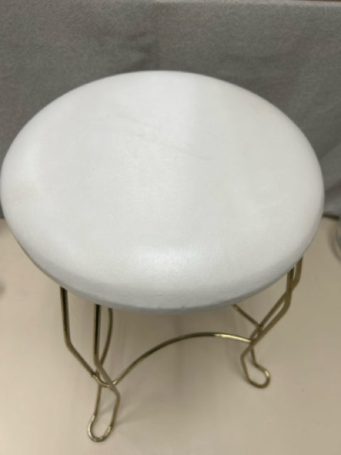 WHITE CUSHION W/METAL STOOL