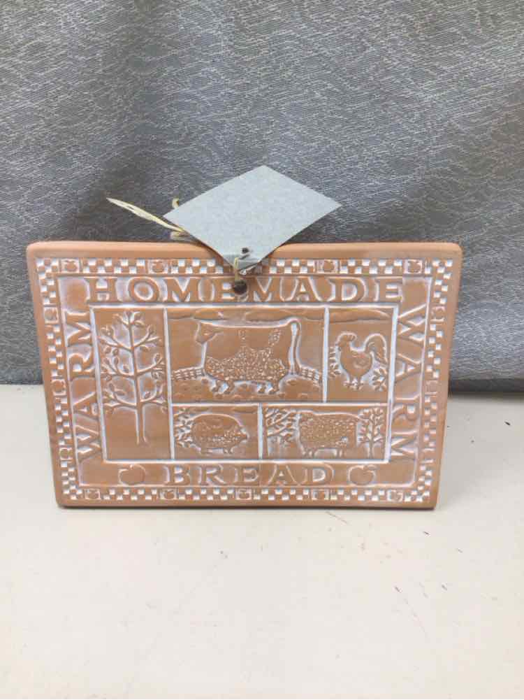 "HOMEMADE BREAD" HANGING TILE