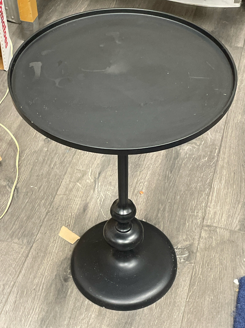 BLACK METAL ROUND END TABLE