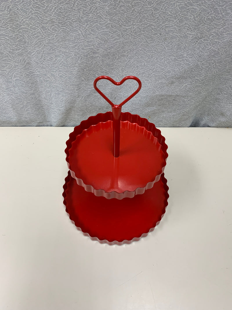 RED METAL 2 TIER TRAY W HEART