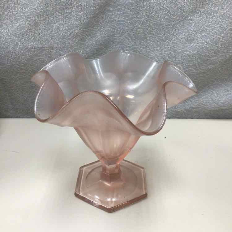 PINK RIPPLE GLASS PEDESTAL BOWL