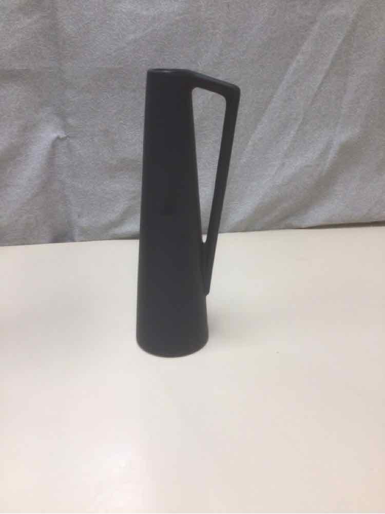 MATTE BLACK CERAMIC VASE