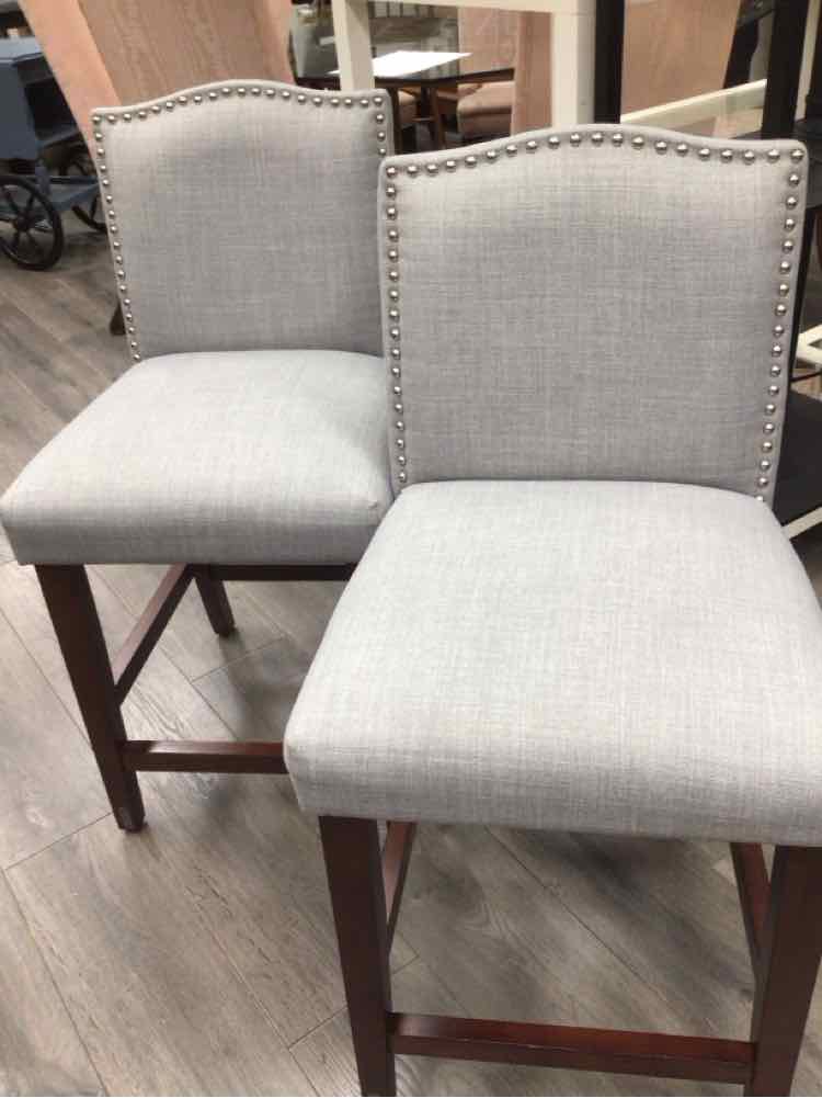 GRAY NAILHEAD COUNTER BARSTOOLS