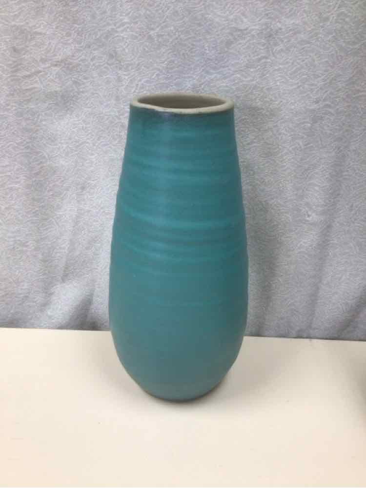 GREEN/BLUE/GRAY TALL VASE