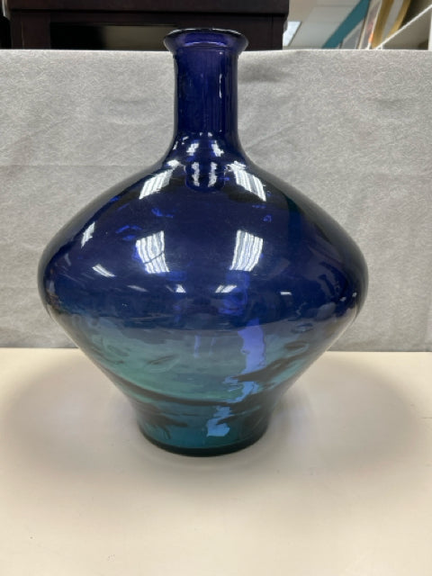 WIDE TWO TONE BLUE GLASS VASE