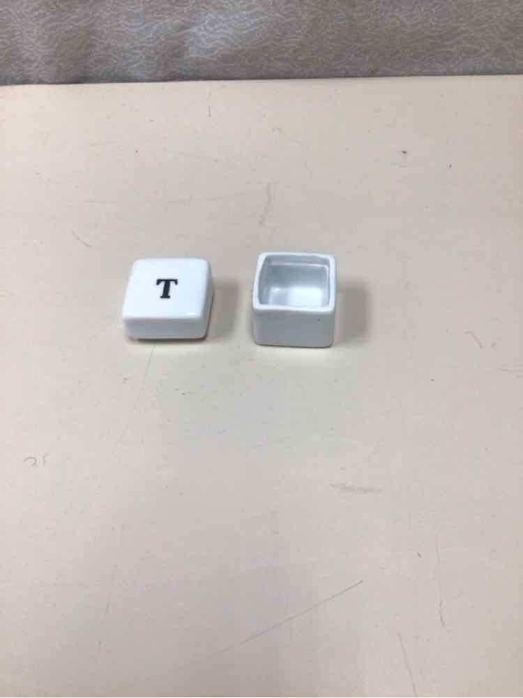 HOMEART WHITE PORCELAIN BOX W/LID