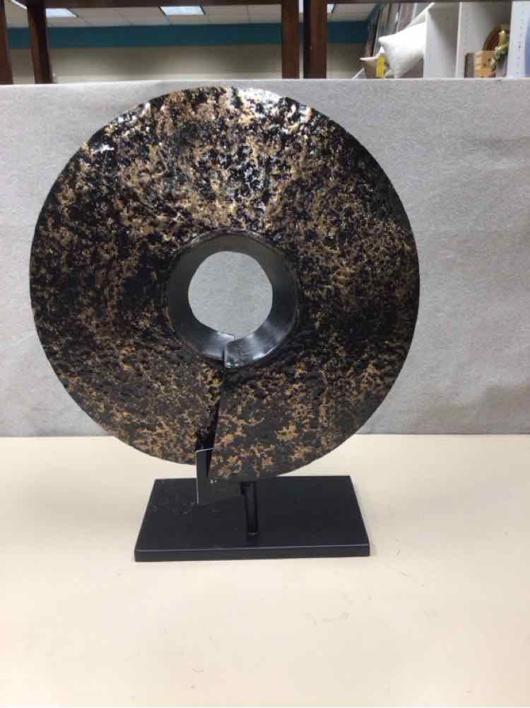 MODERN DECORATIVE TEXTURED ROUND SCULPTURE