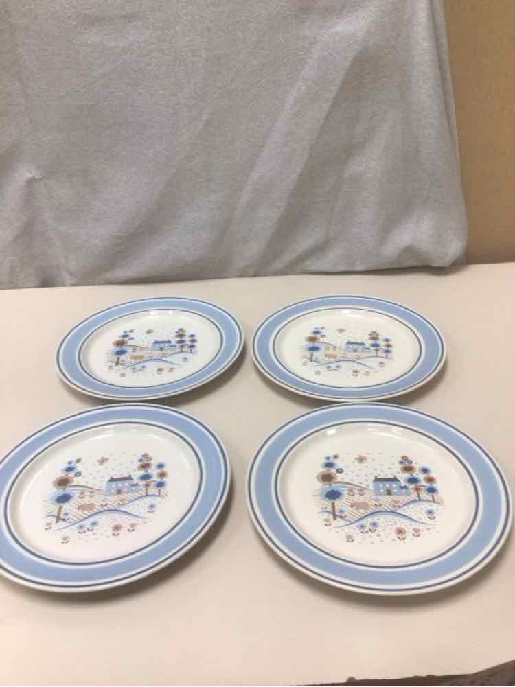 4 VINTAGE BLUE/BROWN DINNER PLATES