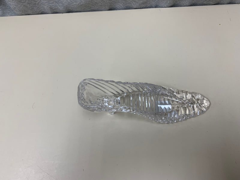 CRYSTAL SHAPED HEEL