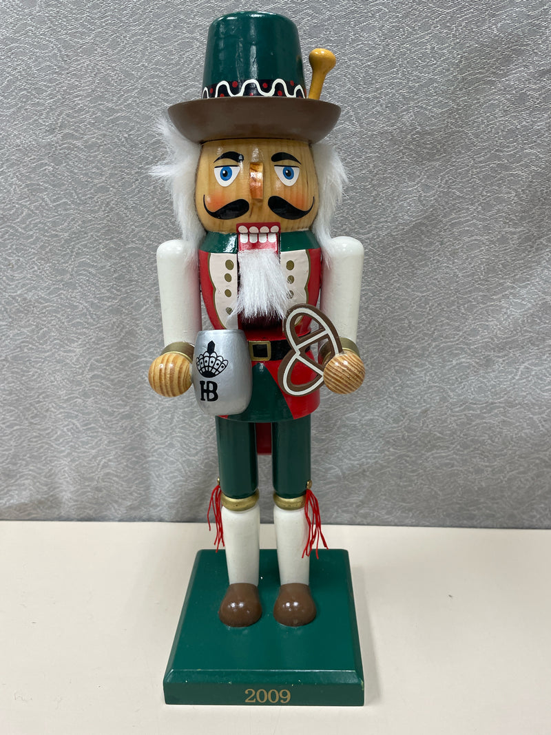 WOOD GERMAN NUTCRACKER
