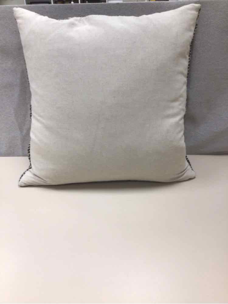BLACK/TAN PILLOW