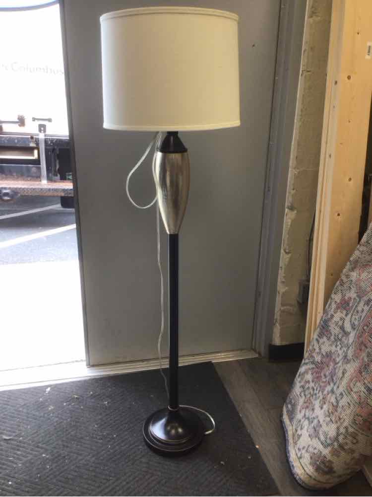 BRONZE ANTIQUE GOLD FLOOR LAMP