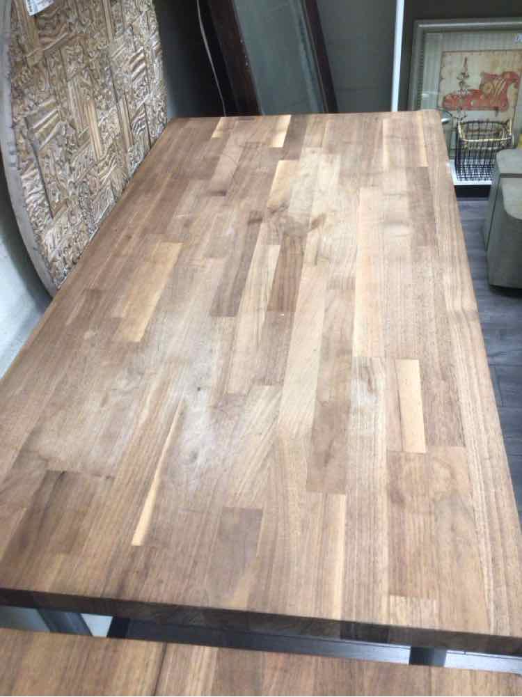 BROWN WOOD CAFE TABLE