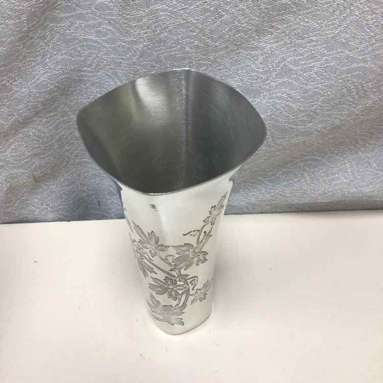 SILVER DESIGN VASE