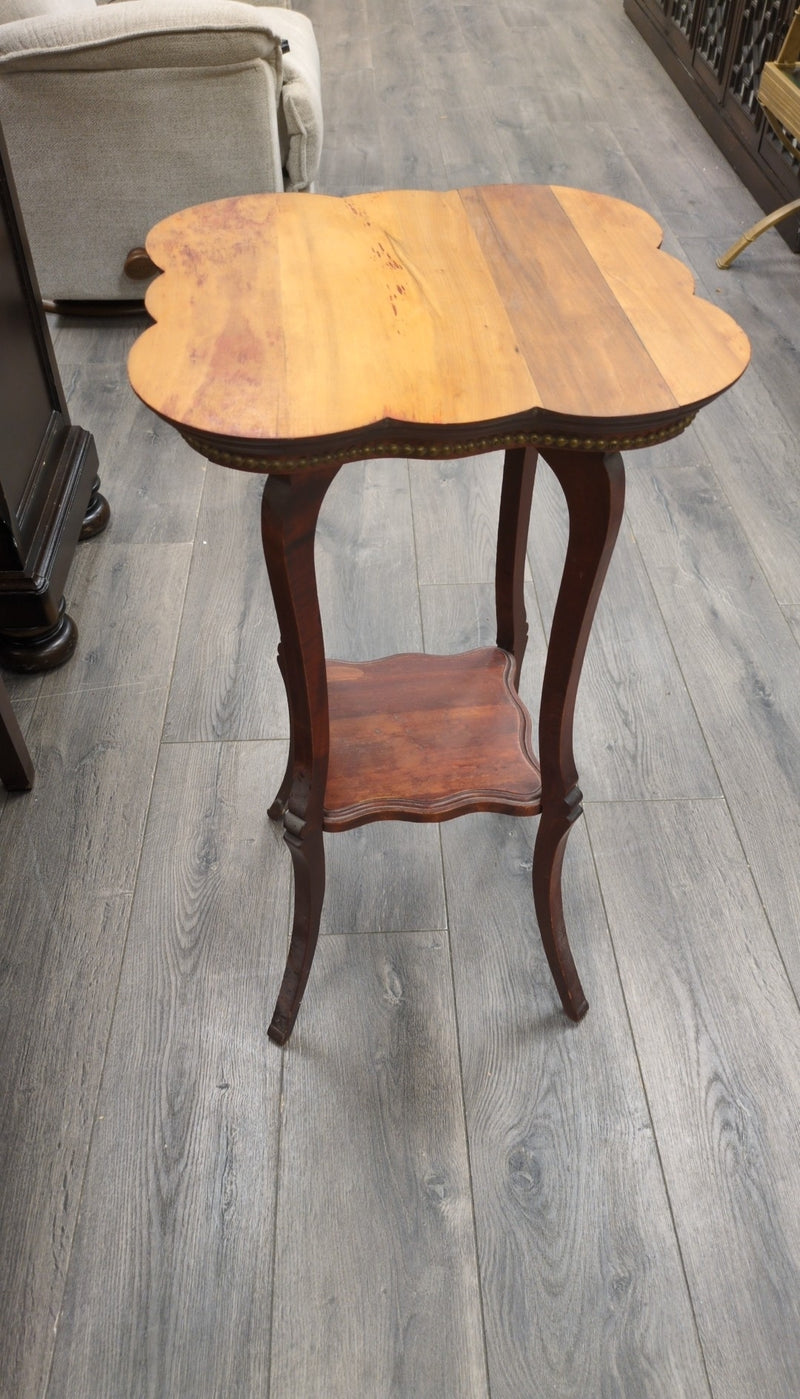 WOOD SPINDLE LEG END TABLE