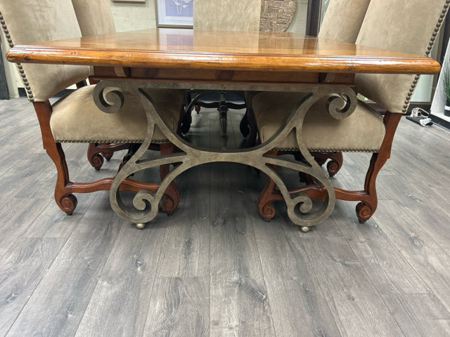 VANGUARD WD TOP Table W/6 CHAIRS