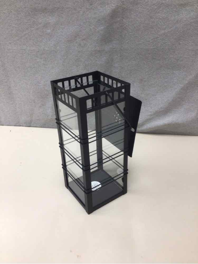 METAL/GLASS LANTERN