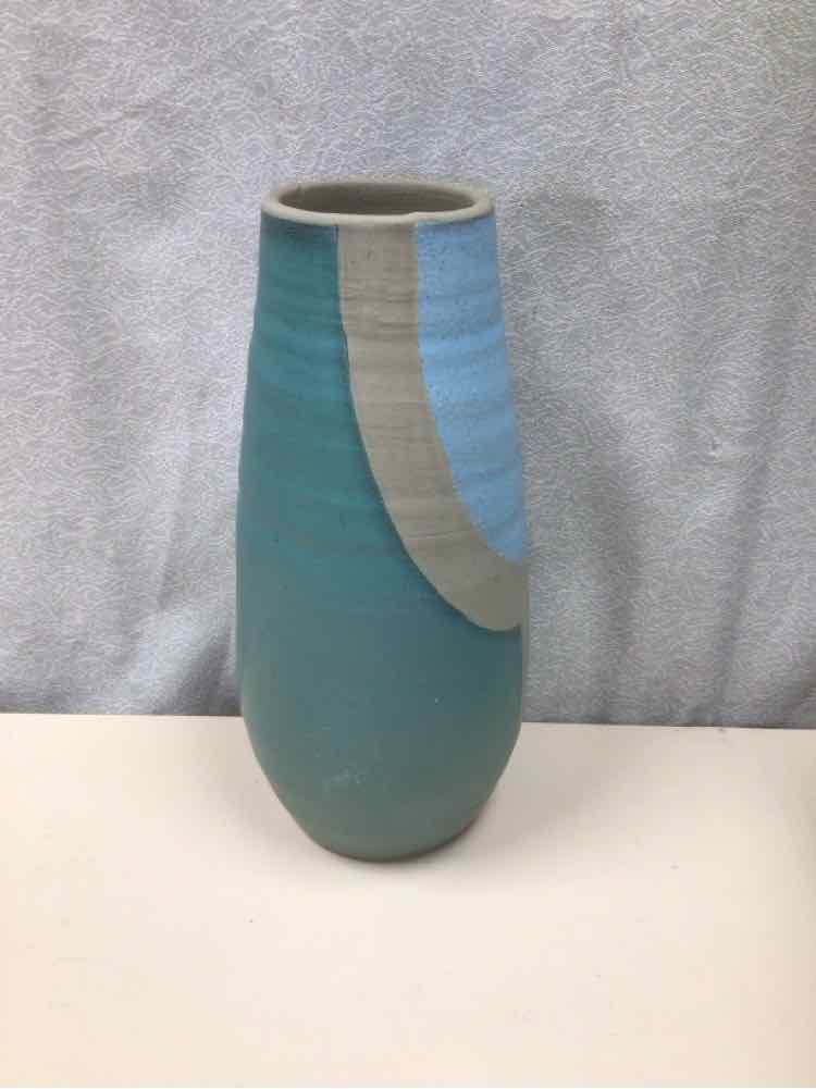 GREEN/BLUE/GRAY TALL VASE