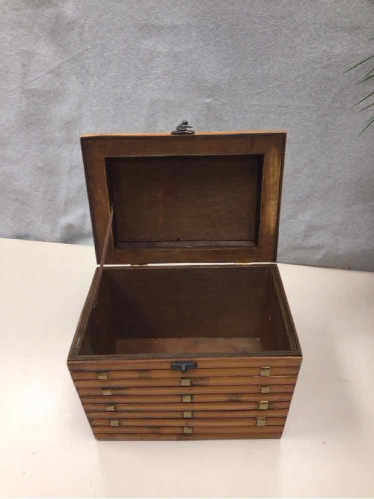 BAMBOO BOX W/HANDLE