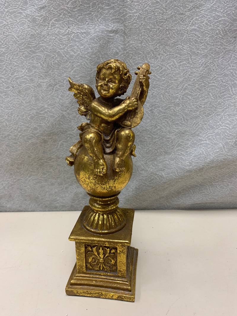 GOLD CHERUB W INSTRUMENT DECOR