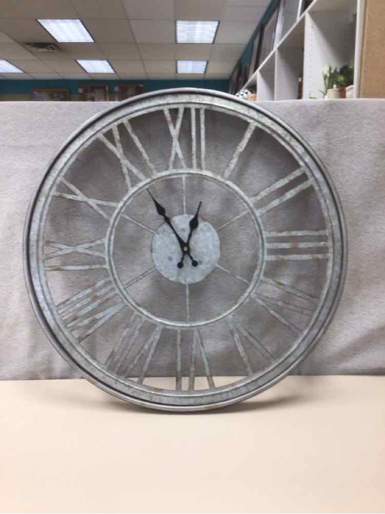 SILVER METAL WALL CLOCK
