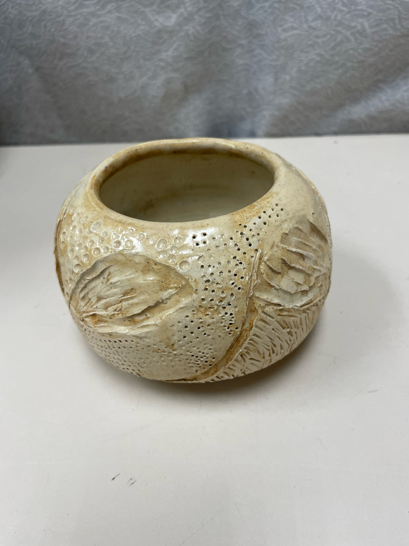 CERAMIC BOWL WITH FLOWER DESIGN