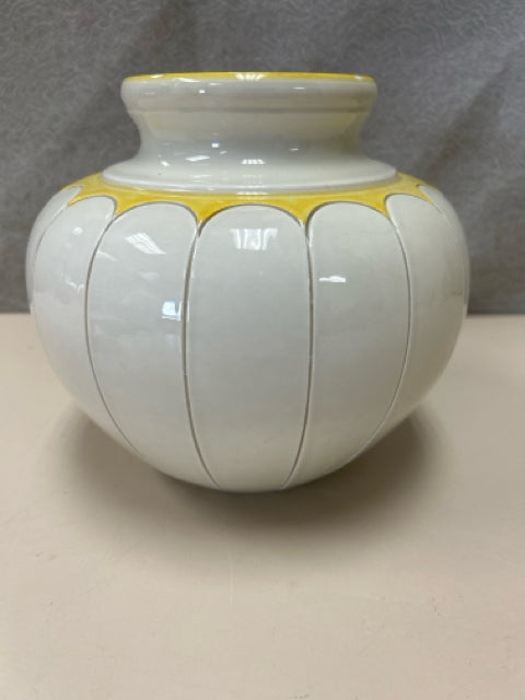 YELLOW WHITE CERAMIC VASE