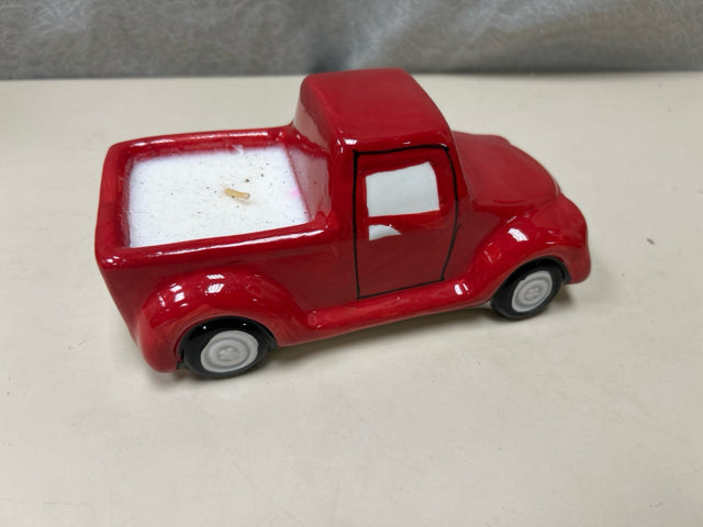 RED TRUCK W/CANDLE