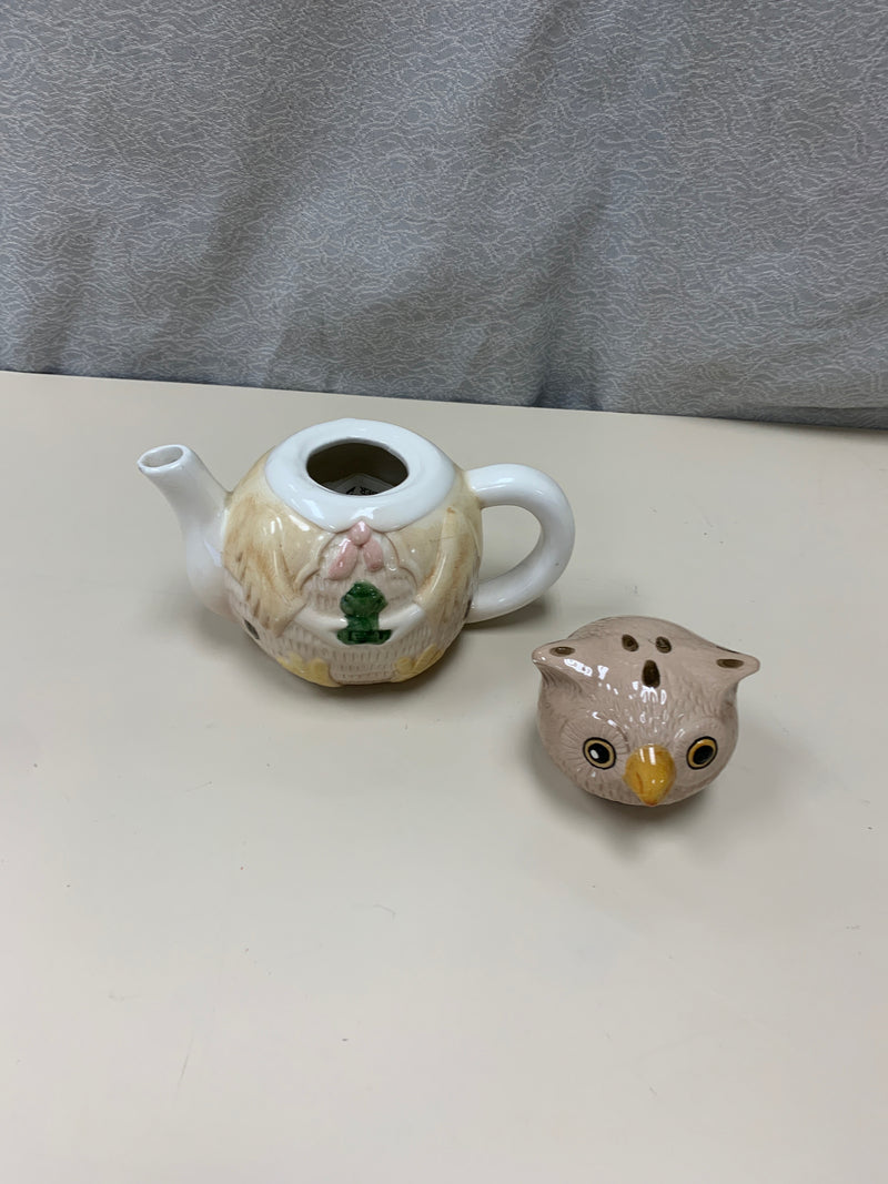 CERAMIC OWL TEA POT