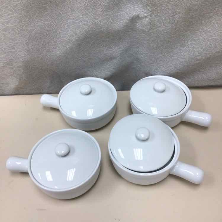 4 PORCELAIN SOUP BOWLS