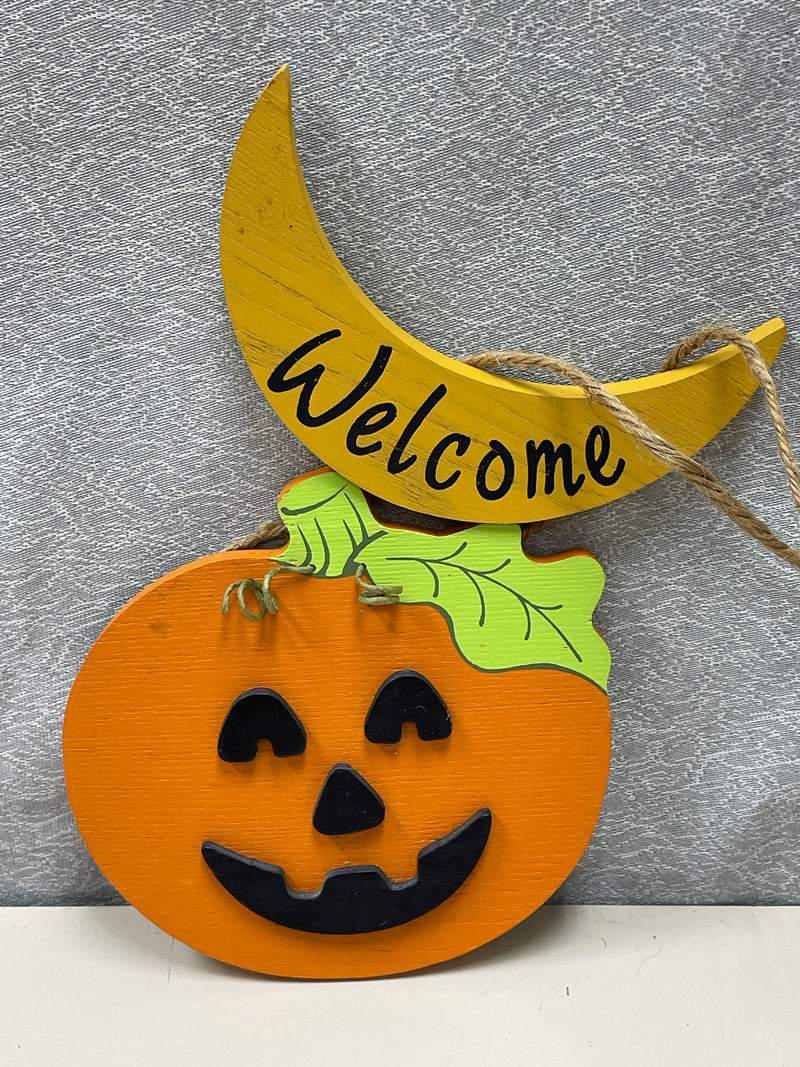"WELCOME" HANGING PUMPKIN SIGN