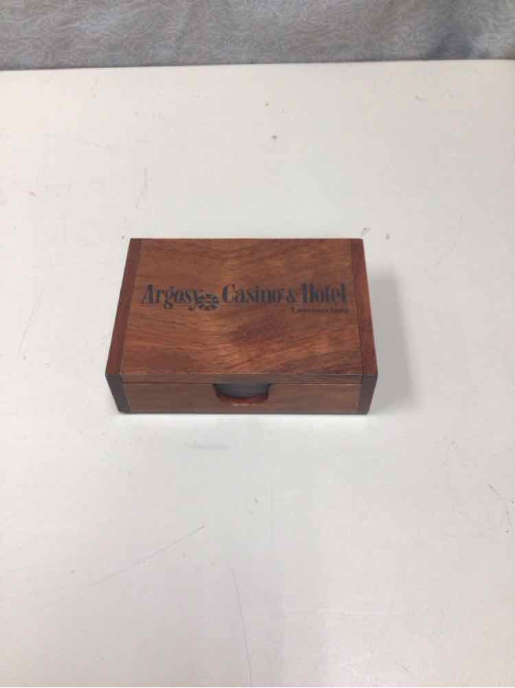 PLAYING CARDS IN WOODEN BOX