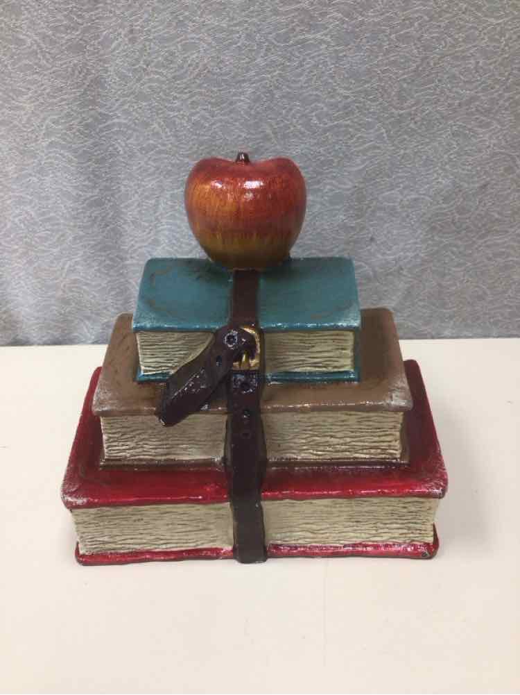 METAL BOOKS W/APPLE BOOK END