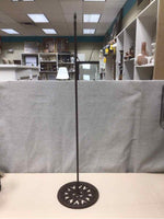 METAL WREATH HOLDER