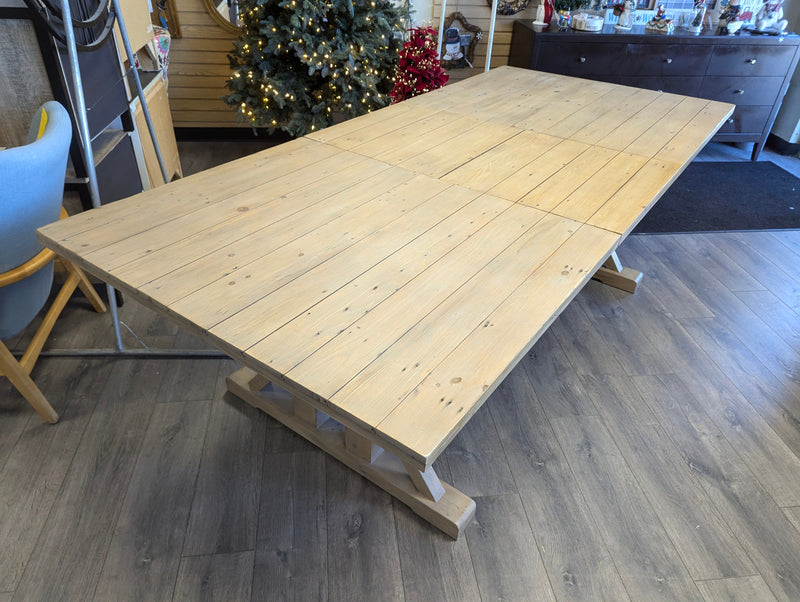 SOLID WOOD FARMHOUSE TABLE